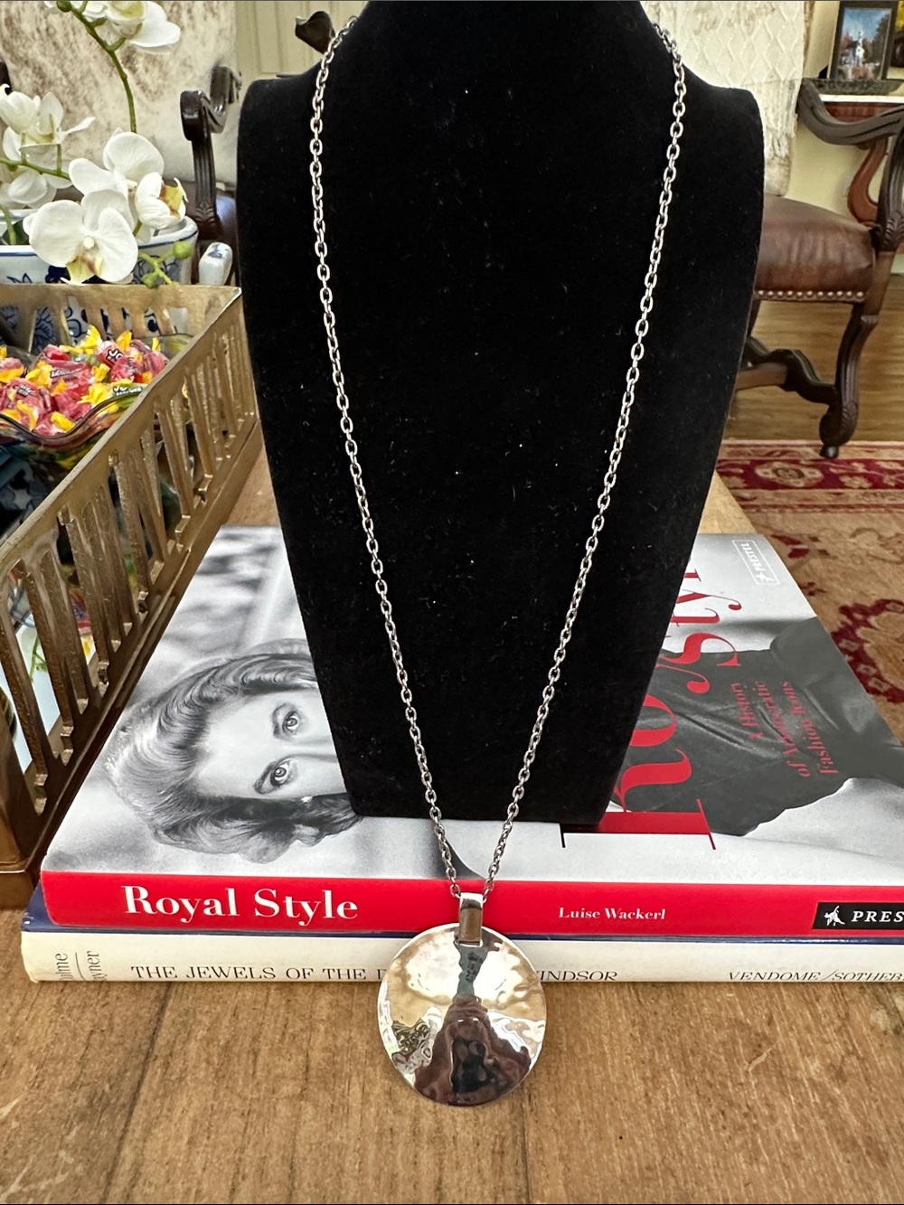 ONE WORLD Silver Hammered Disc Pendant Necklace